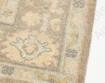 Handgeknoopt Oushak-vloerkleed met bloemen: neutraal beige Turks vloerkleed
