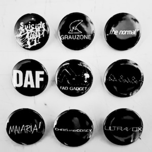 コールドウェーブ / EBM / シンセ / ポストパンクミュージックピン: 25 mm、Grauzone、The Normal、DAF、Fad Gadget、Malaria!、Chris and Cosey、Ultavox