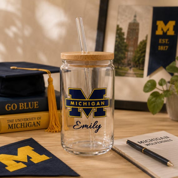 Custom Graduation Glass Cup Class of 2026, Personalized College Graduate Gift, Glass Can with Bamboo Lid & Straw, Class of 2026 College Gift