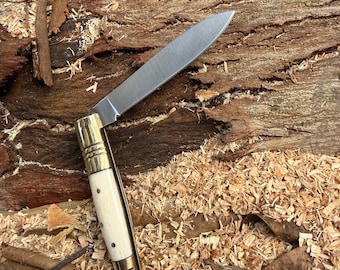 Cuchillo ritual plegable Boline personalizado con mango de hueso natural.