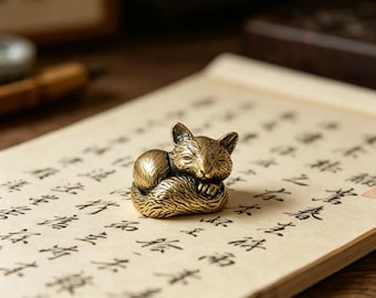 Retro solid Brass fox tea pet sculpture / Miniature desktop decoration  Ornament