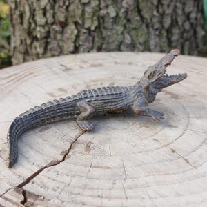 Solid copper vintage Crocodile Ornament/ home desktop craft decoration