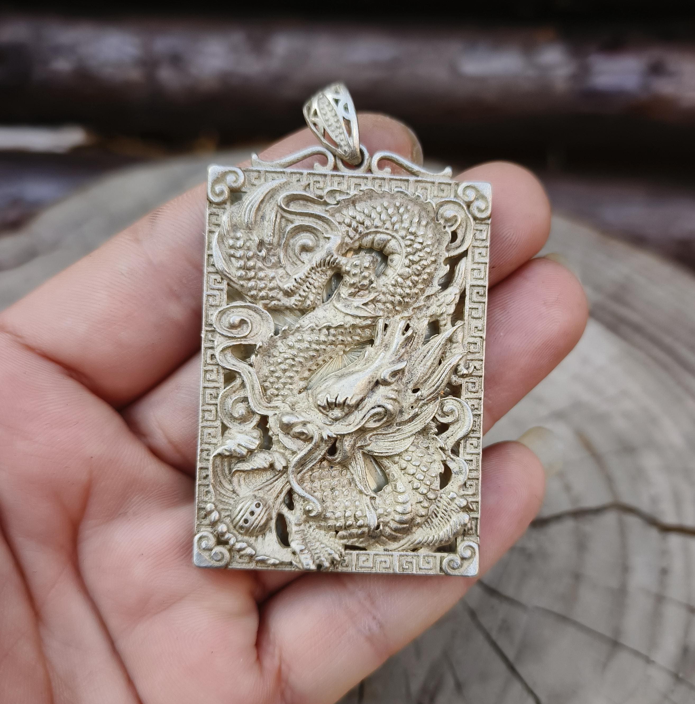 Collier Tibétain Ciselé En Argent - Style Ethnique Fantaisie Pour Femme | Gris, Mi-long