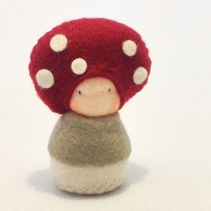 Mosiki - Muñeco de fieltro hecho a mano con forma de seta – Peluche orgánico estilo Waldorf