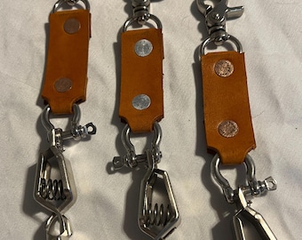 Handschuhclip aus Leder