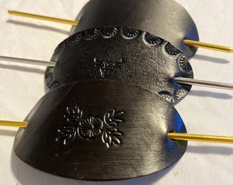 Große schwarze Leder Haarnadeln
