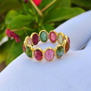 Bague d'éternité faite main en argent sterling plaqué or avec plusieurs tourmalines, taille 8