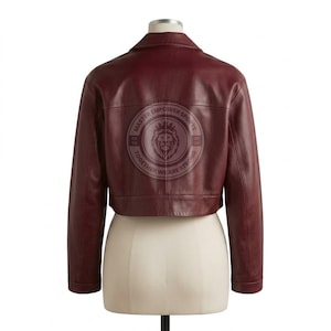 Chaqueta corta de piel auténtica color burdeos para mujer, hecha a mano con piel de cordero genuina. imagen 3