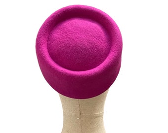 pink pillbox hat/ formal winter hat/ Jackie O hat/  pink felt hat/ pink winter hat for women/ 50s hat/ Mrs Maisel style