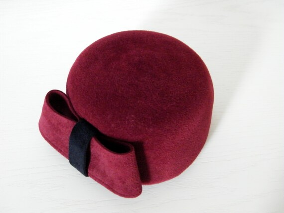 burgundy pillbox hat