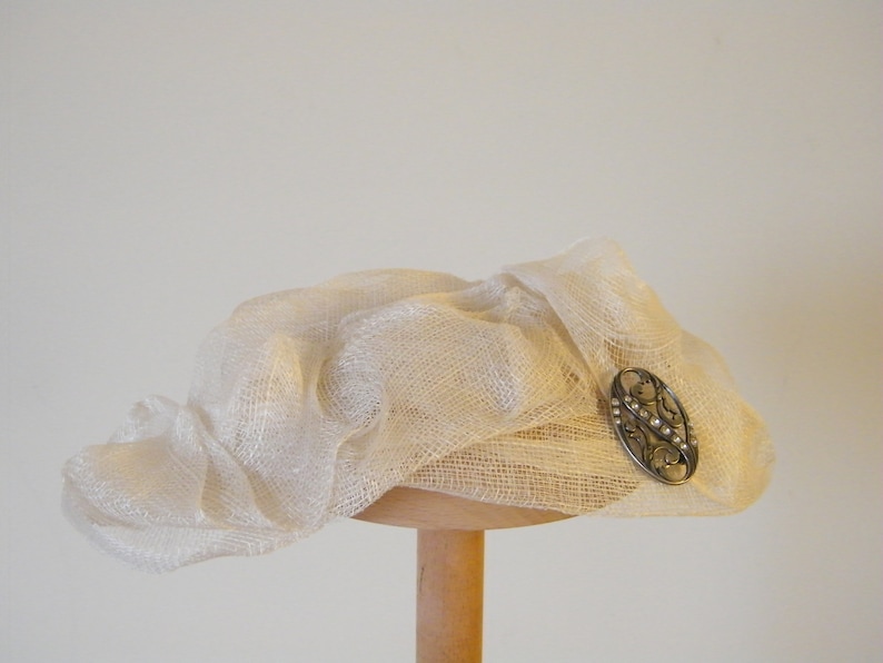 off whtie dress hat summer event hat wedding hat ivory event hat off white fascinator unusual bridal hat off white occasion hat