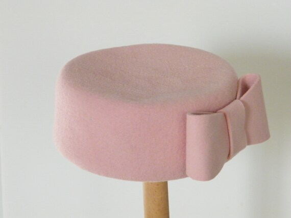 pink pillbox hat