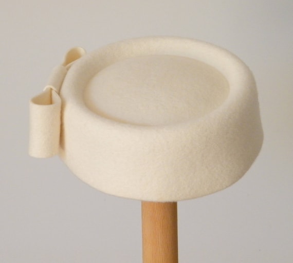 cream pillbox hat Jackie O pillbox hat cream cocktail hat 50s hat Kate cocktail hat FUR FELT HAT