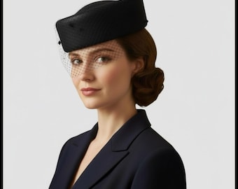 Czarny kapelusz typu toczek z welonem, nakrycie głowy na formalne okazje, kapelusz Kentucky Derby