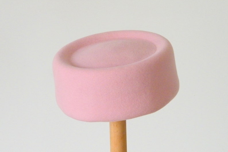 pink pillbox hat for weddings/ formal hat for women/ bridal dress hat/ Jackie hat/ felt pillbox hat/ Mrs Maisel hat antique pink last