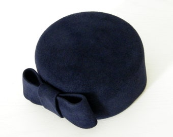 Mrs Maisel navy pillbox hat/ 50s Jackie hat/ elegant hat for women/ formal wedding hat / winter cocktail hat/ winter pillbox hat/ hats UAE