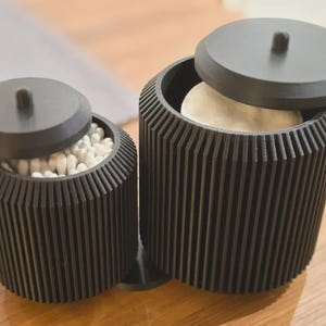 Rangement salle de bain imprimé 3D – Boîte coton tiges & disques démaquillants – Organisateur moderne noir – Accessoire minimaliste