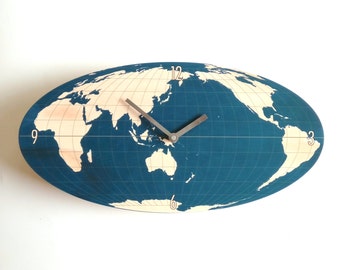 Marine Weltkarte Wanduhr aus Holz: Moderne Wanduhr Mid-Century Modern