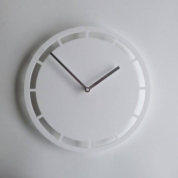 Orologio da parete minimalista: piccolo contorno a trattino