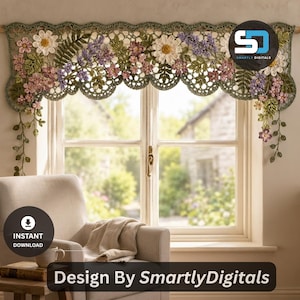 Könnte beinhalten: Eine gehäkelte Fenstervolant mit einem komplexen grünen Gittermuster, verziert mit dreidimensionalen weißen Gänseblümchen, violetten Lavendelzweigen und kleinen rosa Blüten. Das Design umfasst hängende Blumenranken an beiden Seiten und einen Bogenrand.