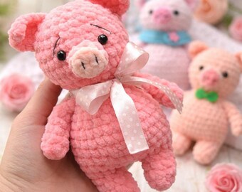 Patrón de amigurumi de mini cerdito a crochet, tutorial para peluches de animales de granja, descarga digital en PDF.