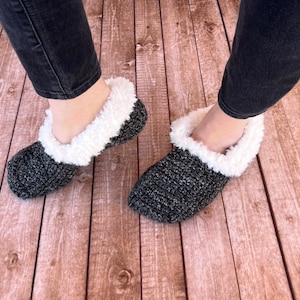 Crochet Pattern ~ Cozy Loafer Women&#39;s Slippers ~ Furry Slipper Crochet Pattern ~ Multiple Sizes Crochet Slipper Pattern ~ Comfy Slippers
