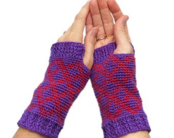 Crochet Pattern ~Women's Checkers Mitts ~ Fingerless Mitts Crochet Pattern ~ Fingerless Gloves ~ Wrist Warmers Crochet Pattern