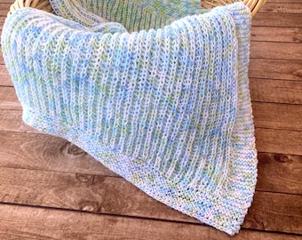 Knitting Pattern ~ Squishy Baby Blanket ~ Perfect Baby Shower Gift Idea ~ DIY Knitting Tutorial ~ Cozy and Soft Nursery Decor