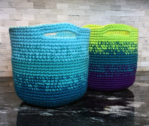 Crochet Pattern and Video ~ Cutie Utility Basket ~ Crochet Basket with Handles Pattern ~ DIY Basket Craft Tutorial ~ Ombre Basket Pattern