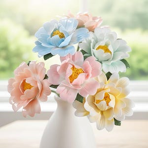 Flor de peonía de cerámica hecha a mano / Decoración artística en tonos pastel degradados / Adorno para mesa y estante