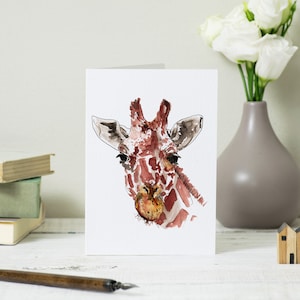 Carte girafe : Carte illustrée de salutation d’animal de safari. Carte d’art de faune avec le dessin d’aquarelle et d’encre. Vide à l’intérieur.