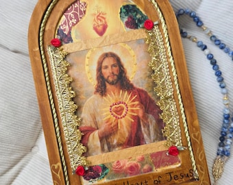 Sacred Heart of Jesus Wooden Icon | Decoupage Plaque | Jesus Christ Art | Handmade Catholic Wall Art | Gold Leaf & Ribbon Mixed Media