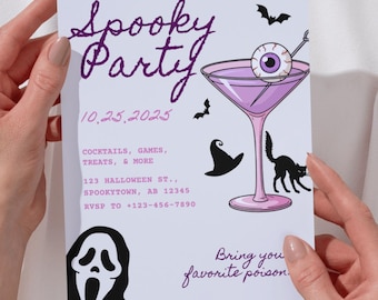 Könnte beinhalten: Halloween-Party-Einladung mit lila Schriftzug "Spooky Party". Das Design umfasst ein Martiniglas mit einem Augapfel, Fledermäusen, einem Hexenhut und einer schwarzen Katze. Das Datum ist der 25. Oktober 2025.