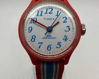 Relógio Timex Vintage Feminino Mecânico com Pulseira de Nylon, Modelo Camper, década de 1970
