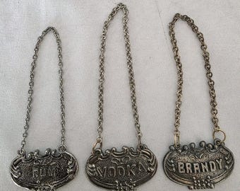 VTG 3er Set Zinn Flasche Schnaps Dekanter Tags Brandy Scotch Roggen Wodka