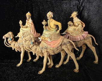 Belén de 3 figuras de Fontanini de 1983: Los Tres Reyes Magos montando camellos, Italia, 6,5 pulgadas.