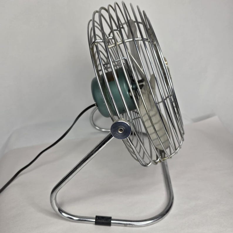 VTG 50s Emerson Seabreeze Industrial Fan Model 8250-B 10" Turquoise Silver Works image 2