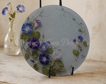 Tabla de cortar de vidrio Morning Glory, bandeja redonda floral para tocador, decoración de cocina con flores prensadas, tabla Duchess de 30 cm.