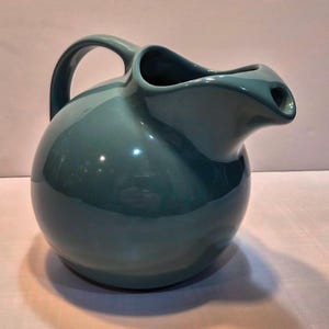 Vintage Hall Pottery Harlequin or Ball Jug Pitcher – Classic Mid-Century American Pottery, Turquoise