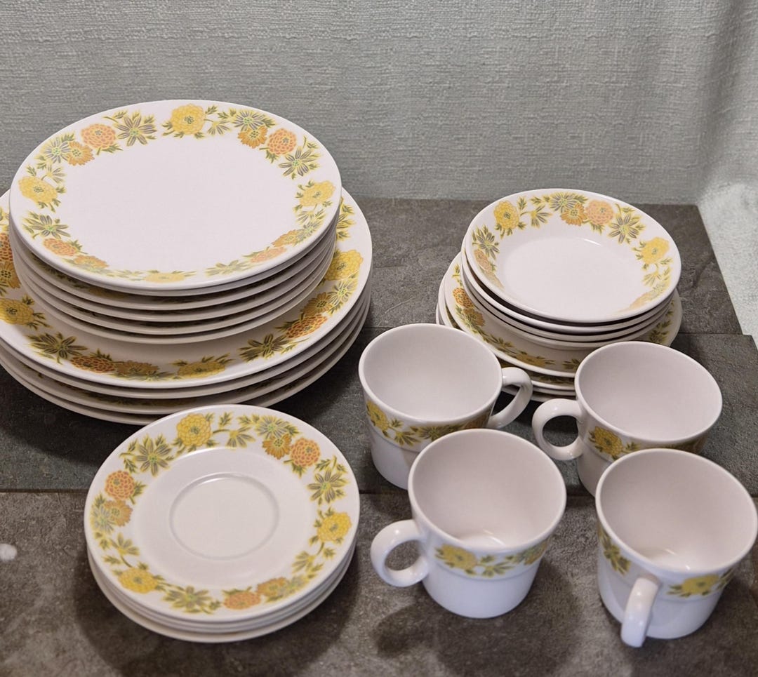 Noritake Progression Sunny Side China Assortment, Vintage Yellow