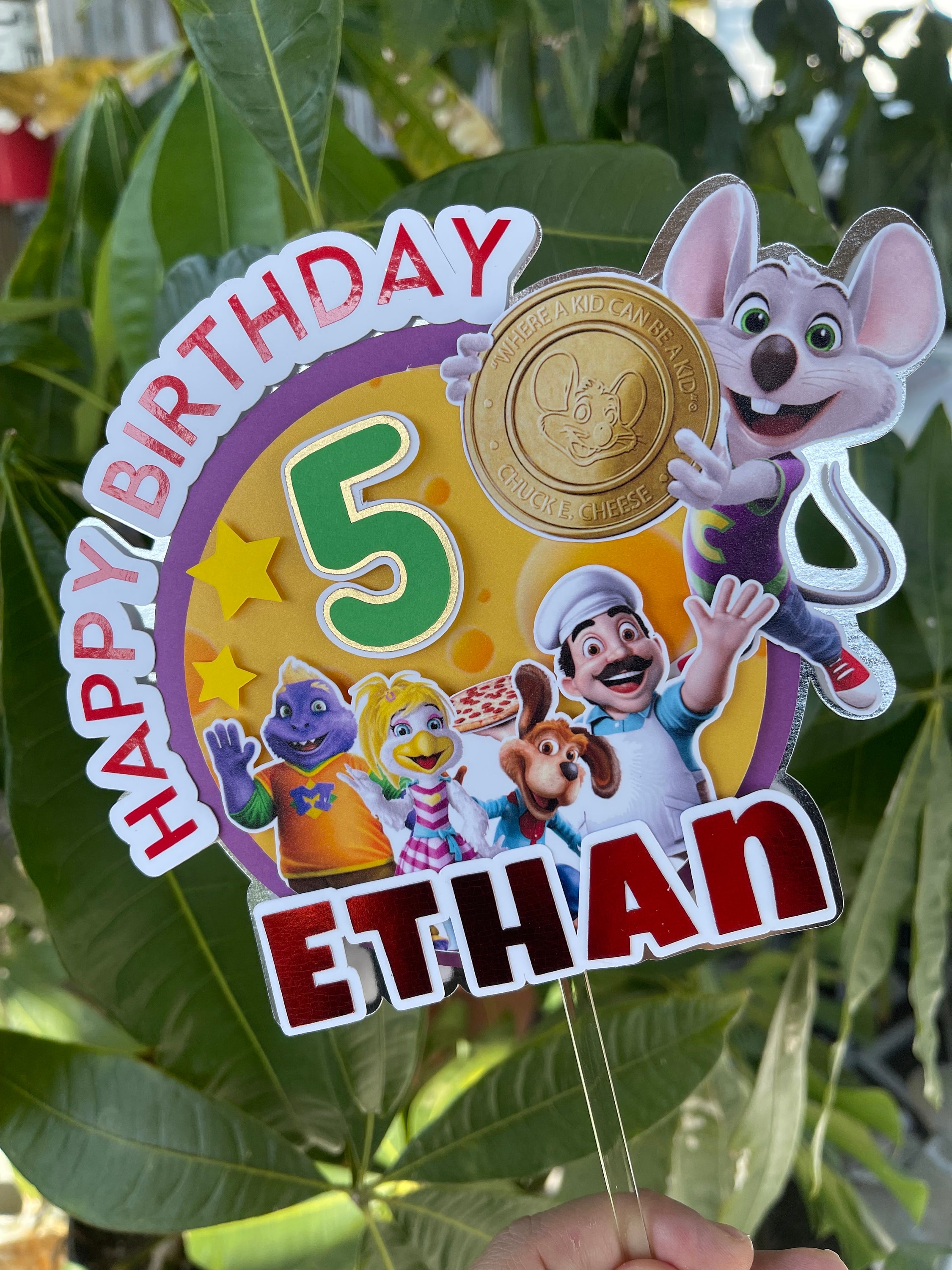 Adorno para tarta de queso Chuck E., image size:2250x3000