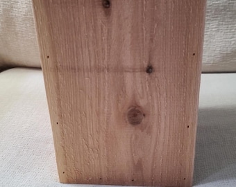Casita para pájaros de cedro. Nueva.
