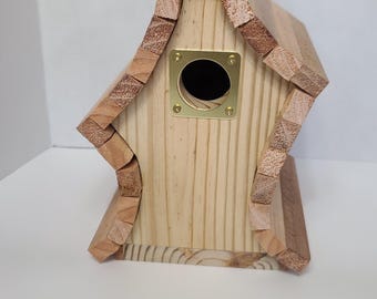 Casa de pájaros rústica