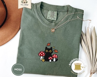 Camiseta bordada con gato negro y hongos, Comfort Colors 1717 / Lindo gato del bosque, estampado Cottage