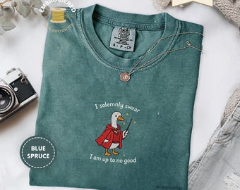 Camiseta bordada de ganso de la escuela de magos / Travesuras mágicas, camiseta para hacer algo malo, camiseta unisex divertida, camiseta de bruja de mago