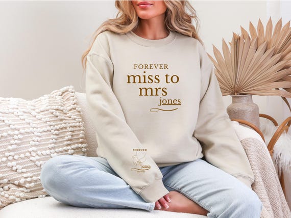 hoddie bride,Custom Future Mrs Sweatshirt, Bride Sweatshirt, Engaged Sweatshirt, Engagement Gifts, Newly Engaged Gift, bride engaged