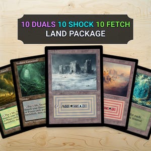 Könnte beinhalten: Eine Sammlung von Magic: The Gathering-Sammelkarten mit einer Tundra-Karte in der Mitte, umgeben von anderen Landkarten. Ein schwarzes Banner oben zeigt den weißen und farbigen Text: 10 DUALS 10 SHOCK 10 FETCH LAND PACKAGE.