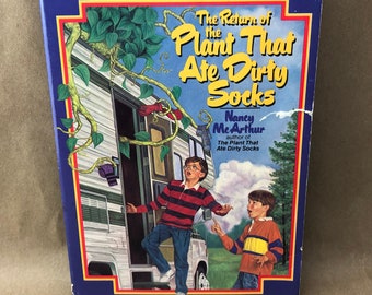 The Return of the Planet That Ate Dirty Socks -Scholastic Books-