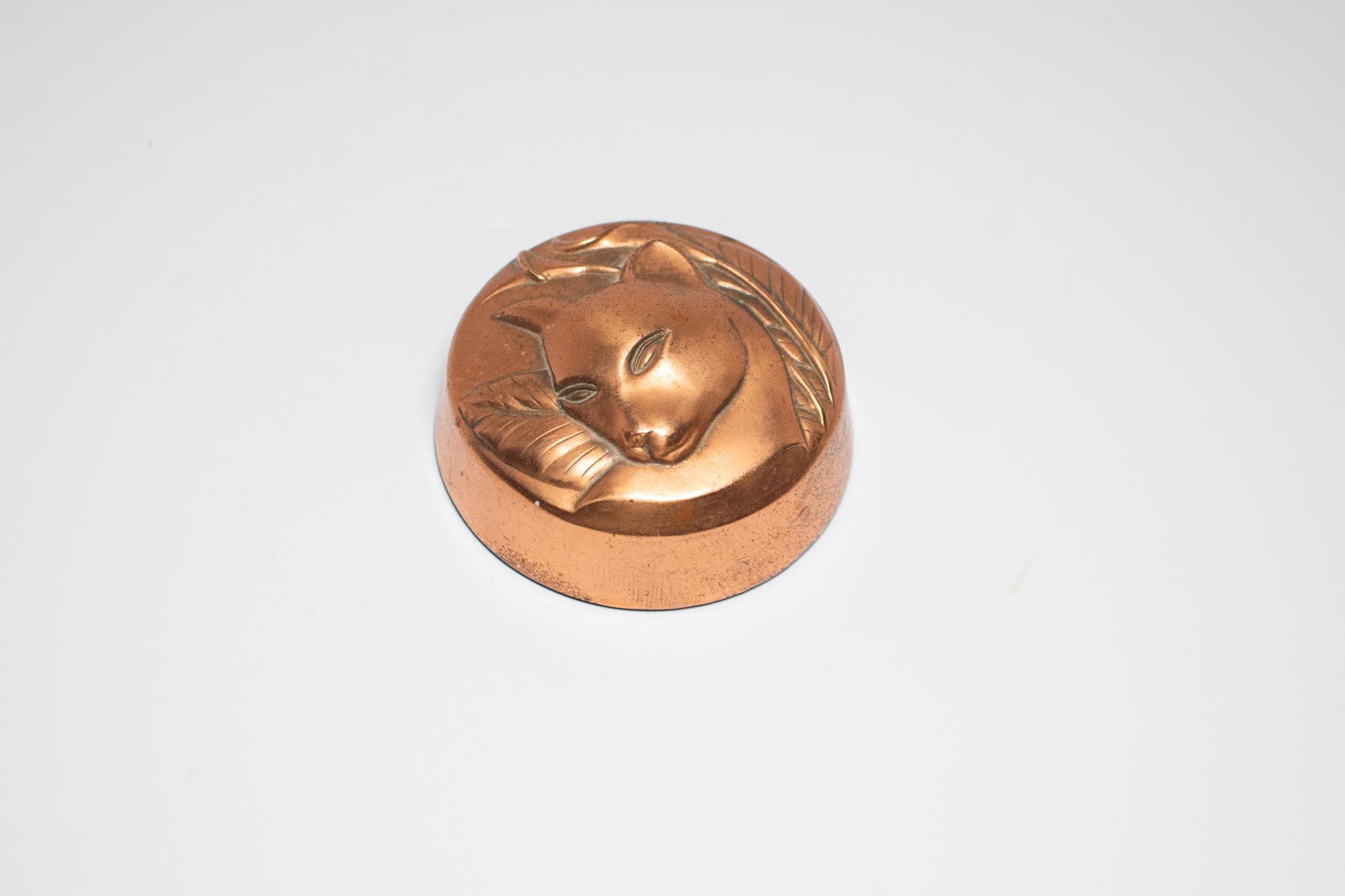 Vintage Crowning Touch Copper Cat Paperweight Sleeping Kitty Taiwan 1980s-1990s