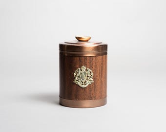 Cubitera de madera vintage de mediados de siglo, recipiente para bar con revestimiento de corcho y escudo.